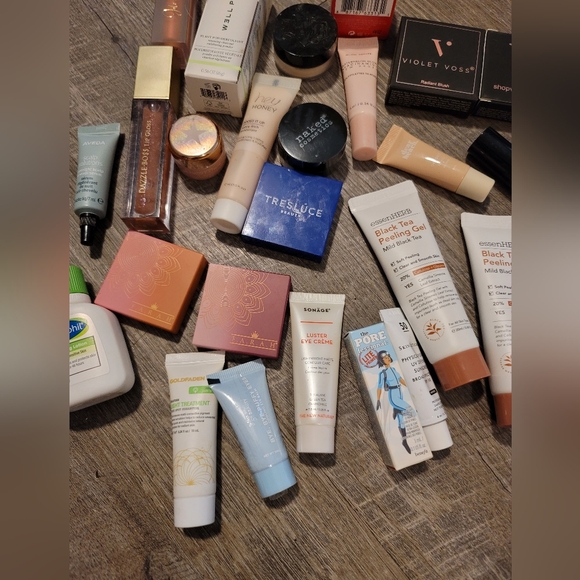 Bundle of makeup/skincare travel size mostly except a couple full size!! So Much - Picture 5 of 6